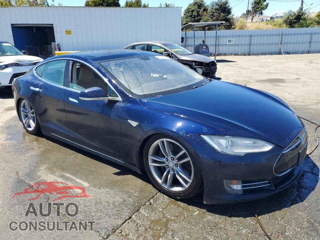 TESLA MODEL S 2013 - 5YJSA1CP4DFP25743