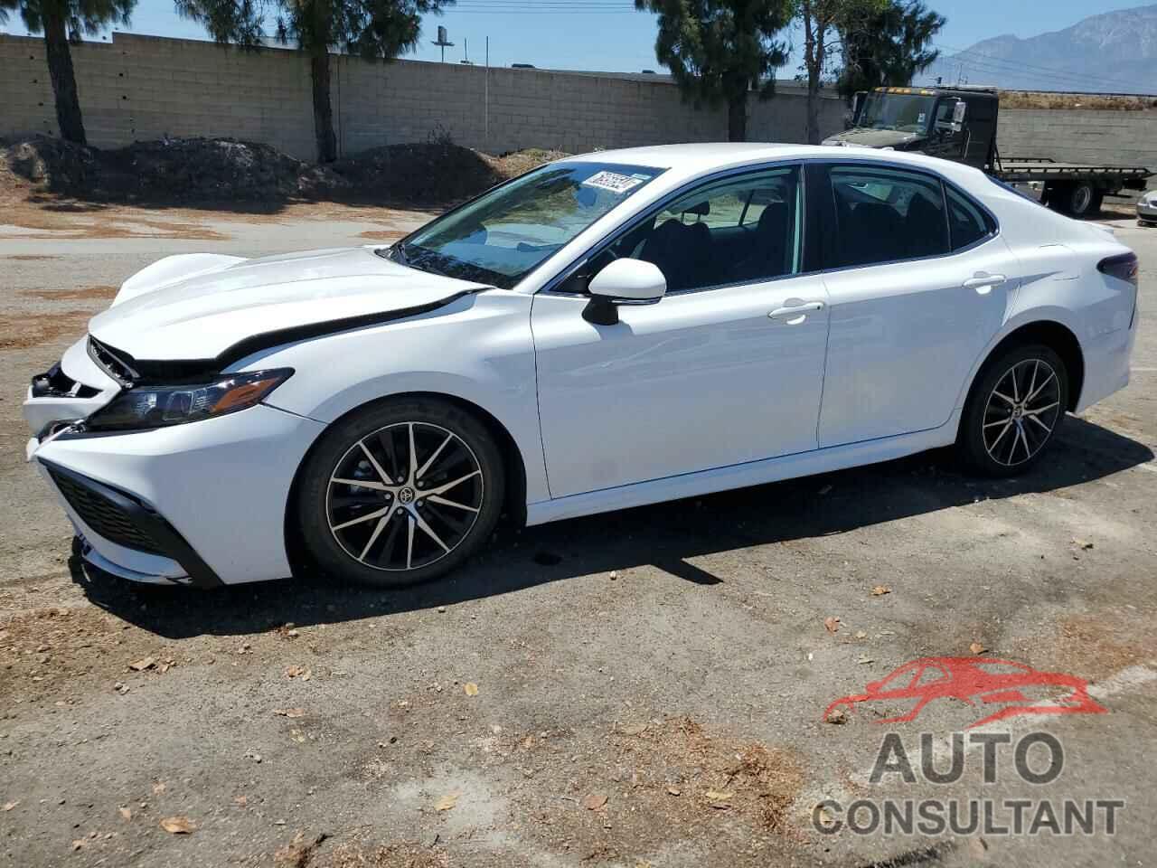 TOYOTA CAMRY 2022 - 4T1G11AKXNU042852