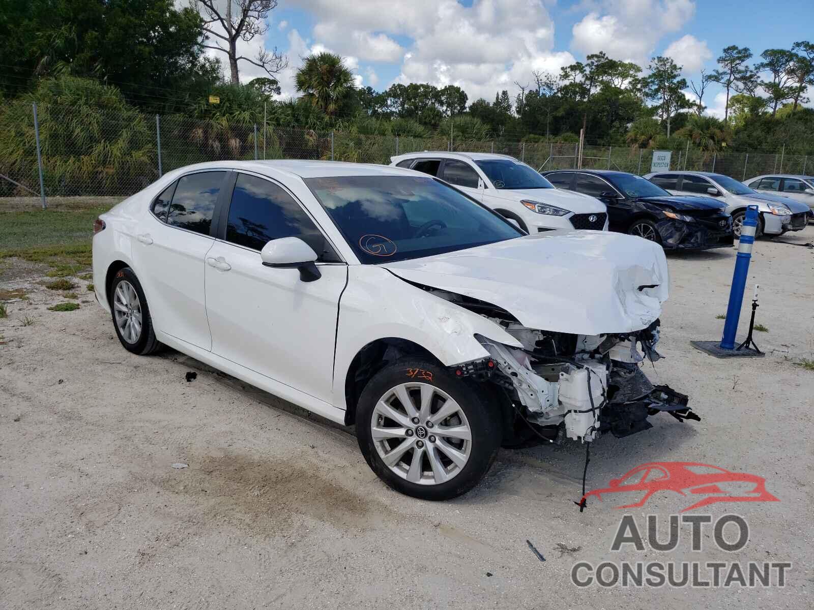 TOYOTA CAMRY 2018 - 4T1B11HK1JU644792