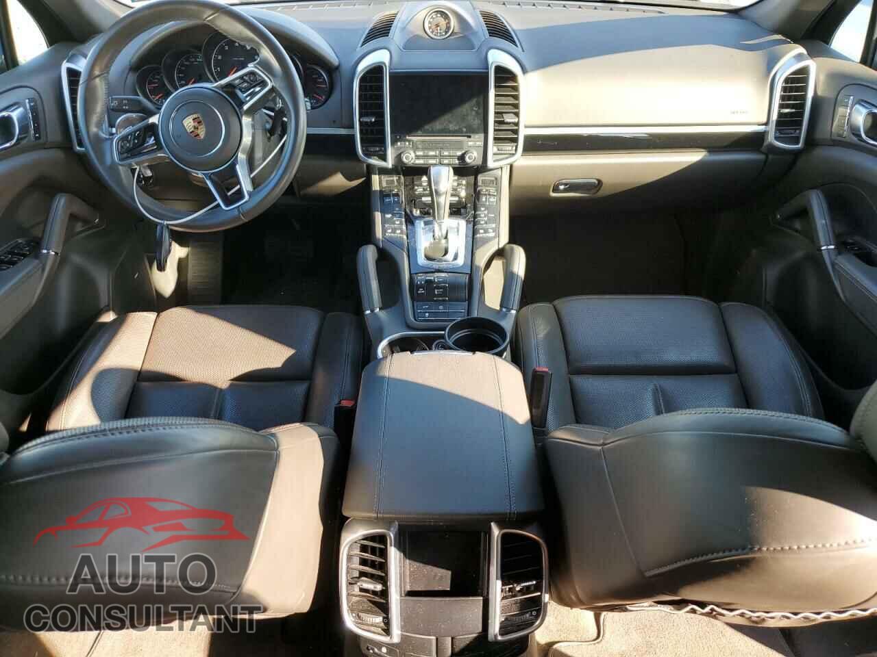 PORSCHE CAYENNE 2017 - WP1AA2A25HKA81282