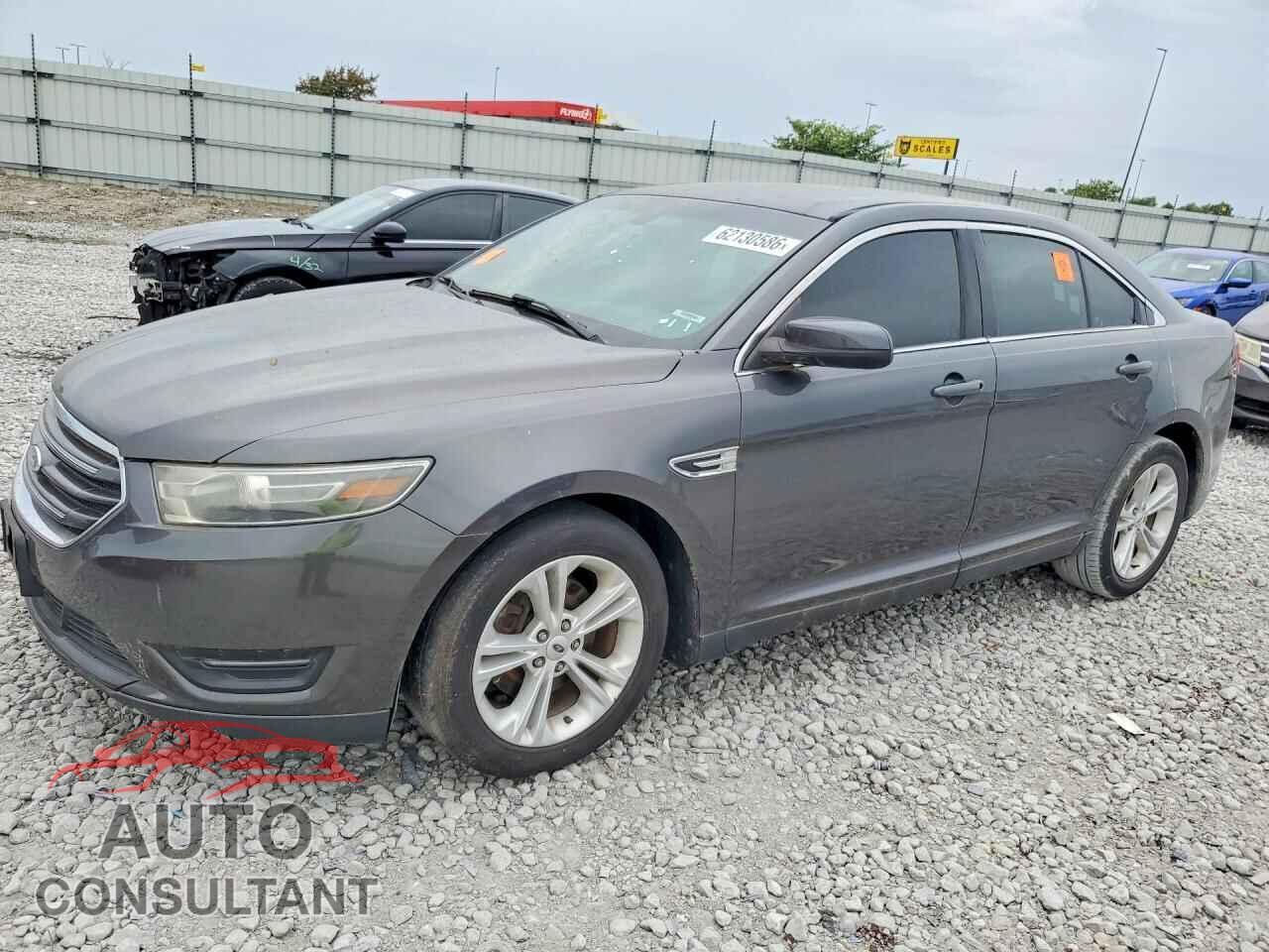 FORD TAURUS 2015 - 1FAHP2E82FG181777