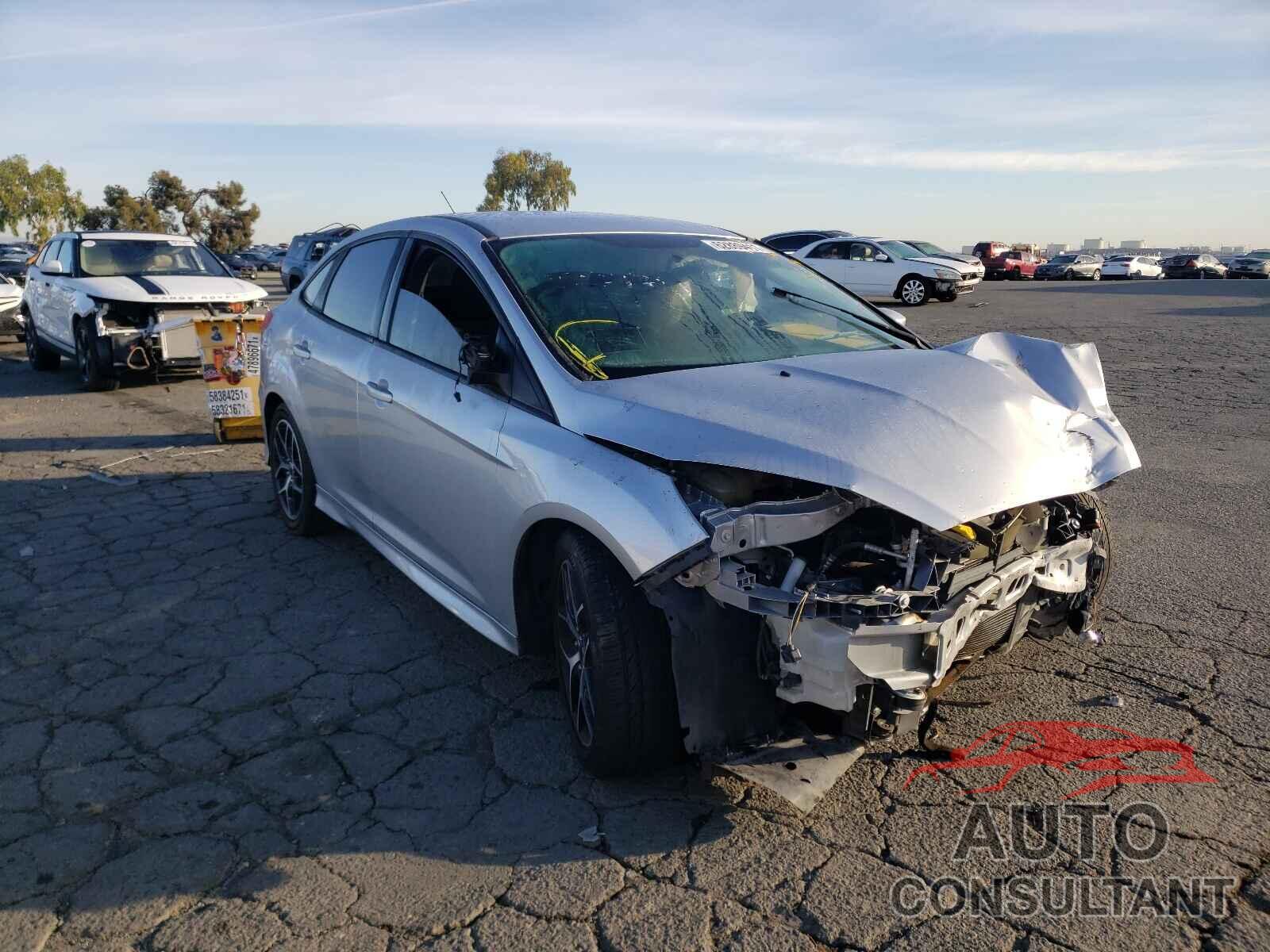 FORD FOCUS 2016 - 1FADP3F2XGL306449