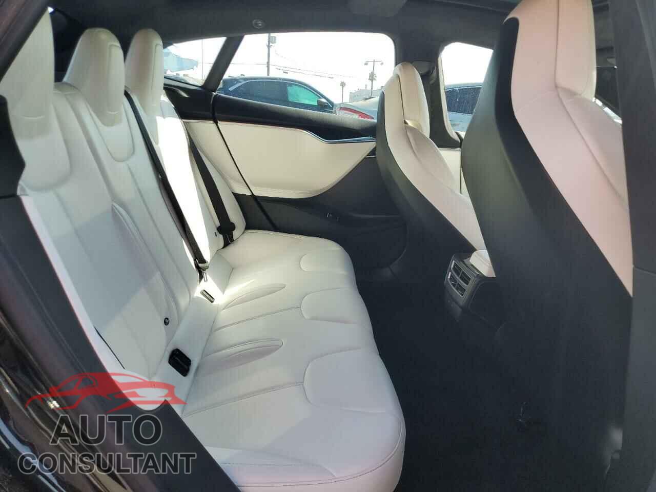 TESLA MODEL S 2017 - 5YJSA1E14HF209736