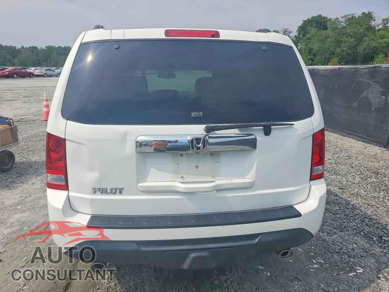 HONDA PILOT 2013 - 5FNYF3H50DB013132