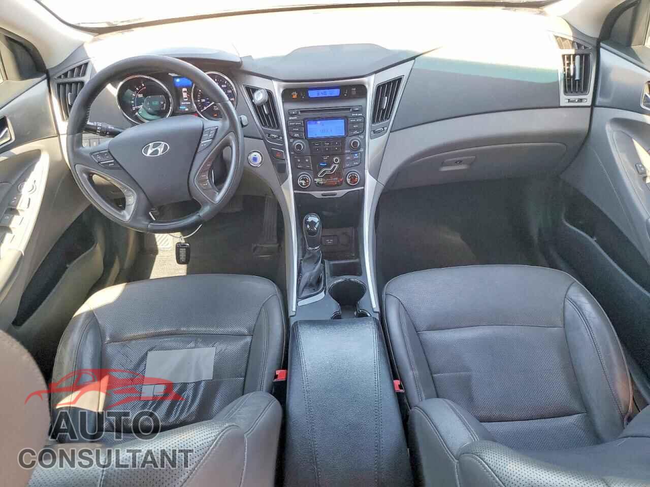 HYUNDAI SONATA 2012 - KMHEC4A46CA042589