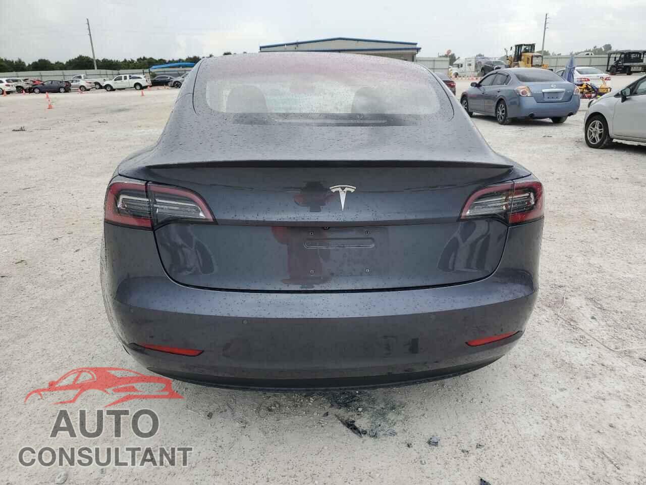 TESLA MODEL 3 2018 - 5YJ3E1EA6JF158013
