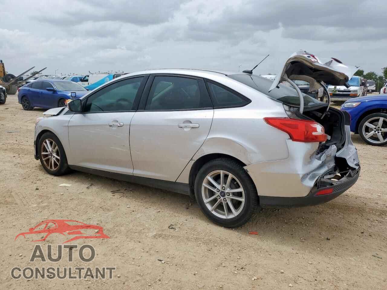 FORD FOCUS 2015 - 1FADP3F21FL210370