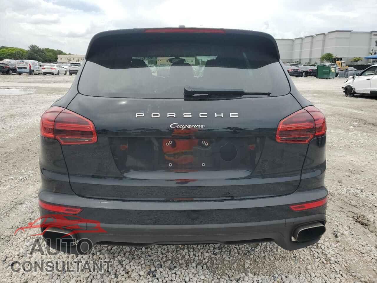 PORSCHE CAYENNE 2018 - WP1AA2A21JKA00610