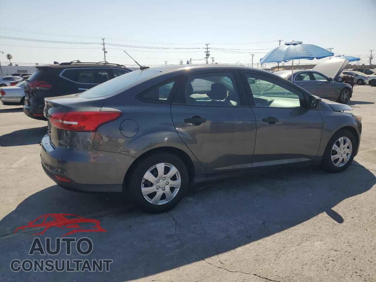 FORD FOCUS 2017 - 1FADP3E27HL271114