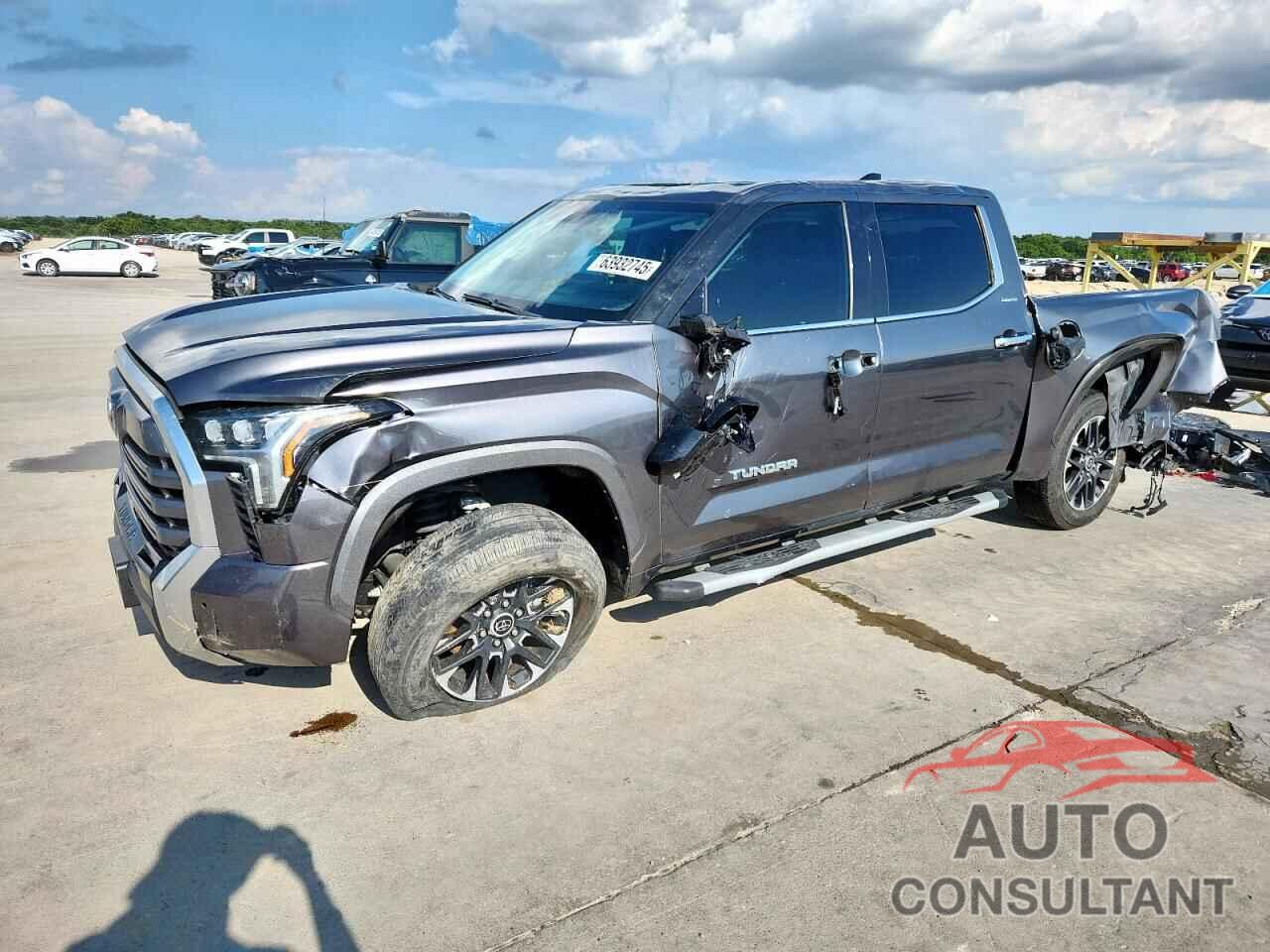 TOYOTA TUNDRA 2023 - 5TFJA5AB3PX028441