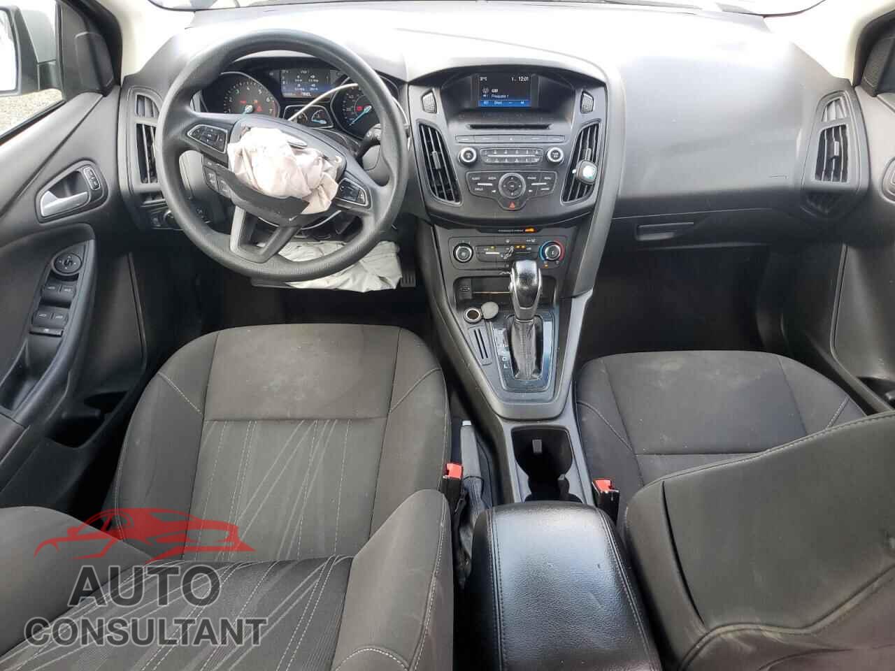 FORD FOCUS 2017 - 1FADP3F22HL309038