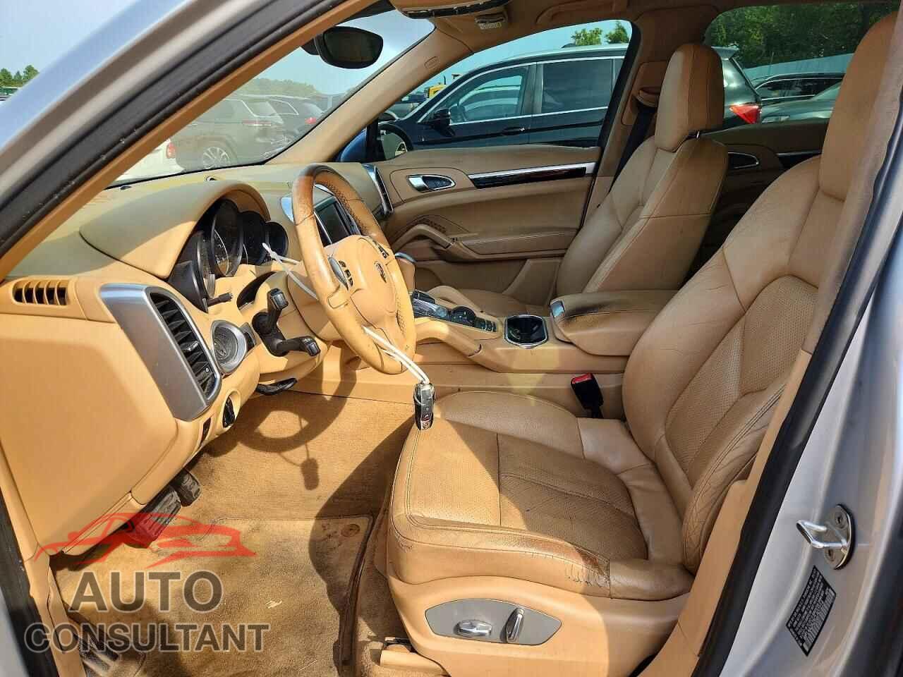 PORSCHE CAYENNE 2012 - WP1AA2A2XCLA07214