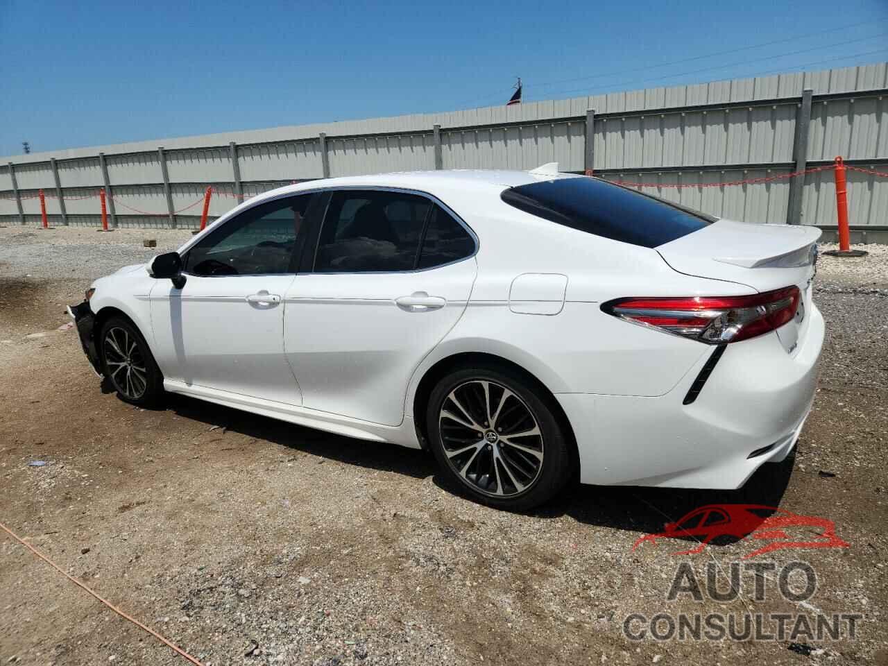 TOYOTA CAMRY 2018 - 4T1B11HK9JU551308