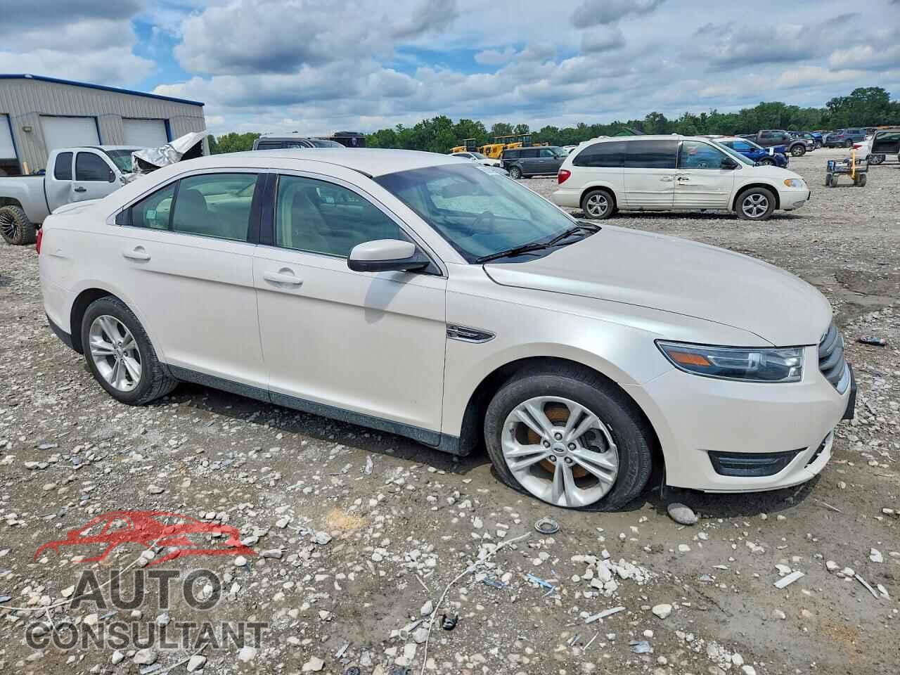 FORD TAURUS 2015 - 1FAHP2E89FG179976