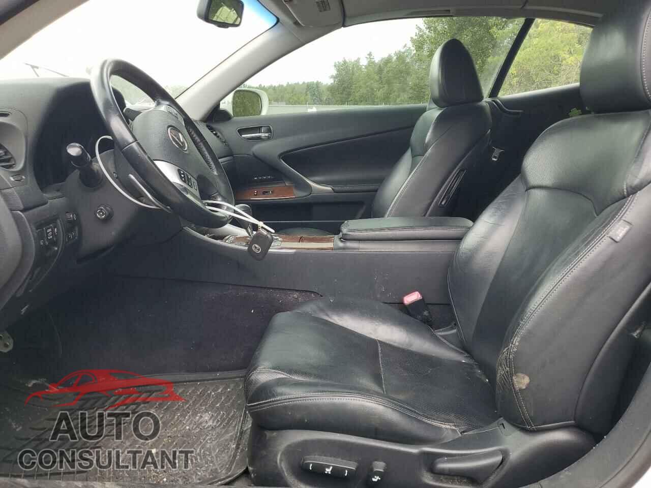 LEXUS IS 2011 - JTHFF2C28B2518526