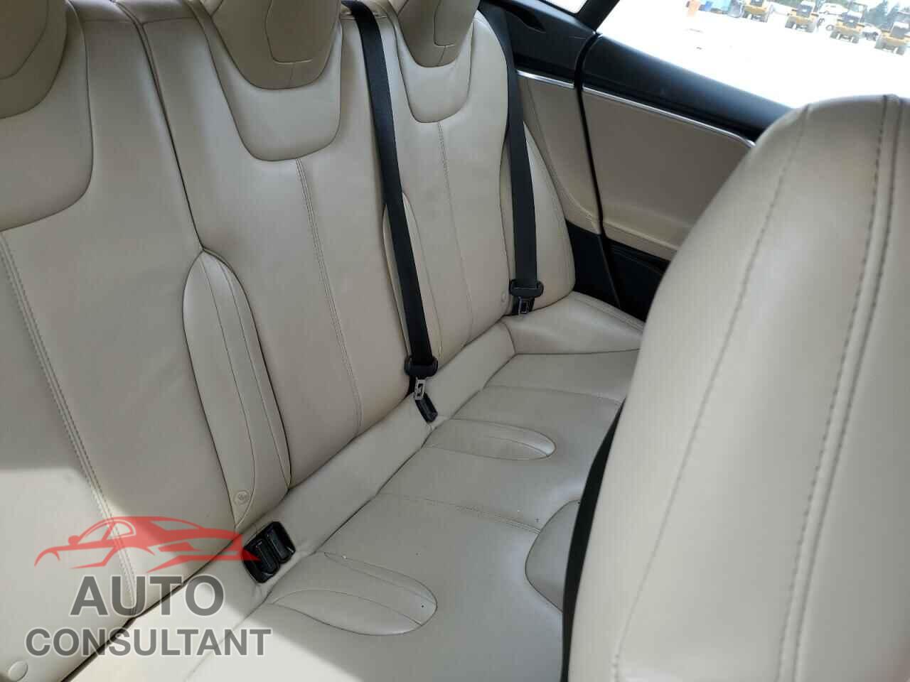 TESLA MODEL S 2015 - 5YJSA1E27FF116392