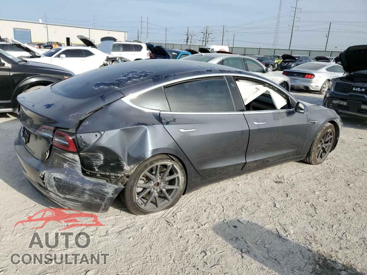 TESLA MODEL 3 2020 - 5YJ3E1EB5LF647496