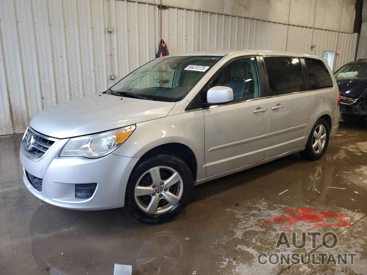 VOLKSWAGEN ROUTAN 2010 - 2V4RW3D13AR360581
