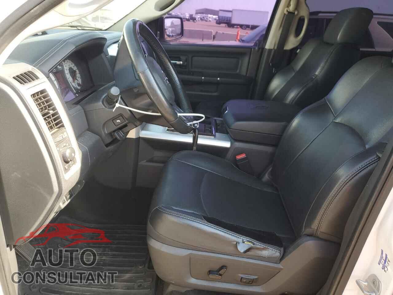 DODGE RAM 1500 2012 - 1C6RD7MT1CS206324