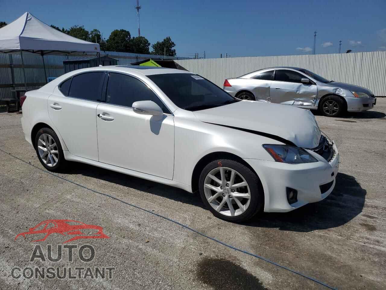 LEXUS IS 2011 - JTHCF5C27B5045575