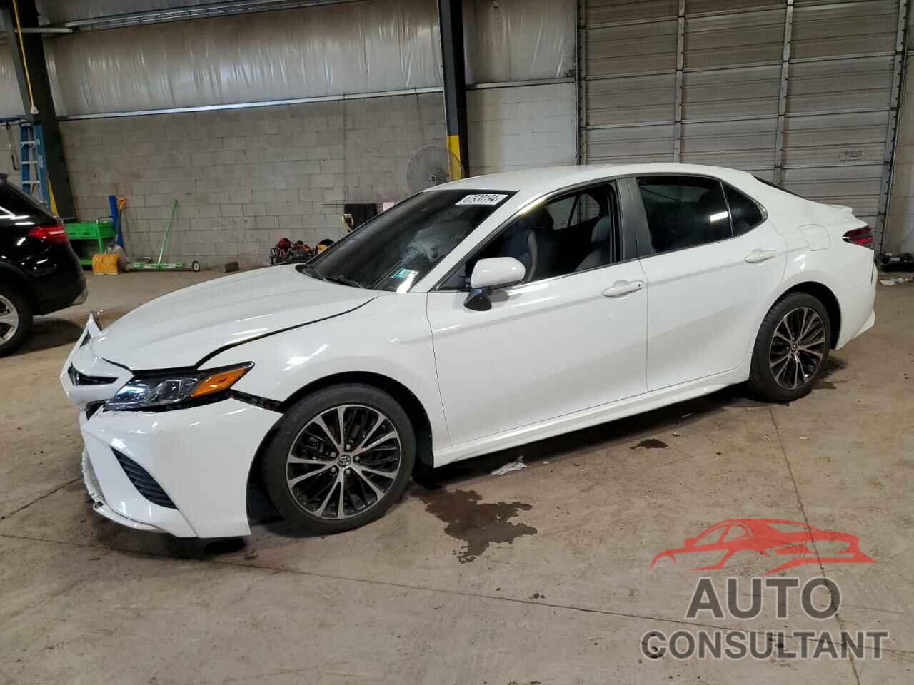 TOYOTA CAMRY 2018 - 4T1B11HK0JU644072