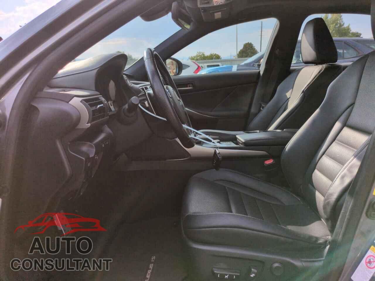 LEXUS IS 2017 - JTHBA1D29H5052831