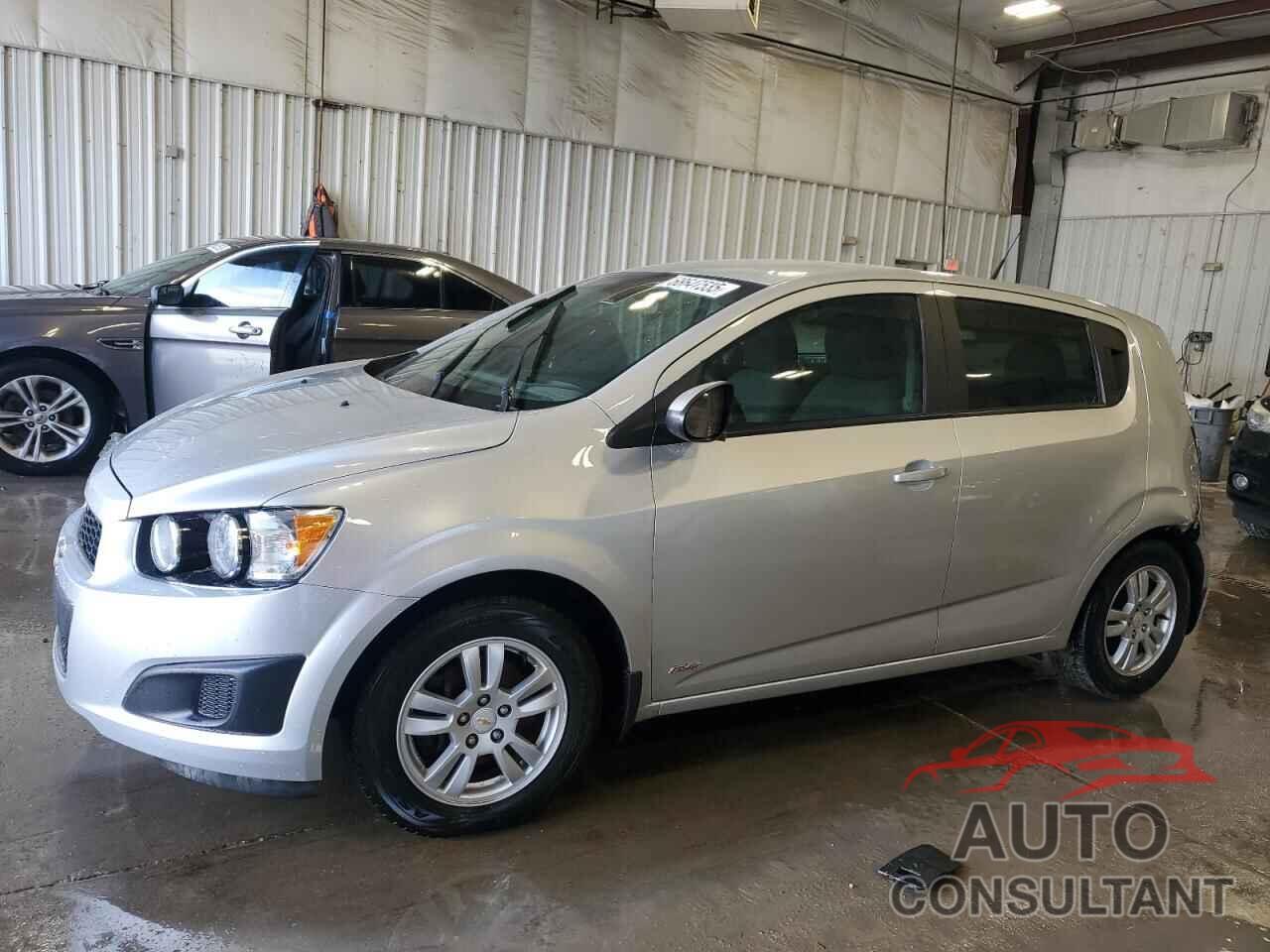 CHEVROLET SONIC 2012 - 1G1JA6SH2C4131752