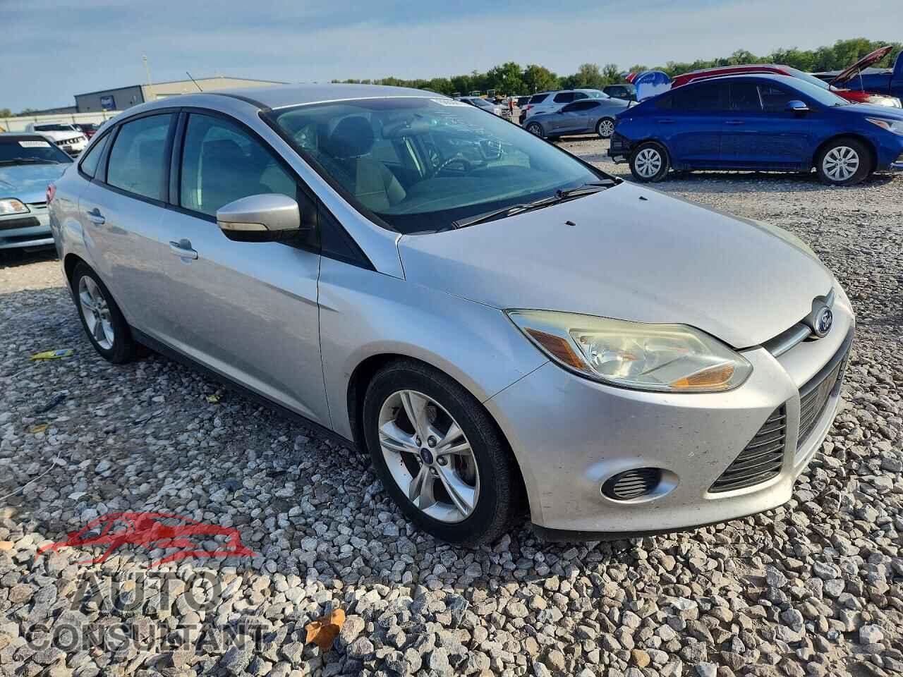 FORD FOCUS SEDA 2014 - 1FADP3F28EL214009