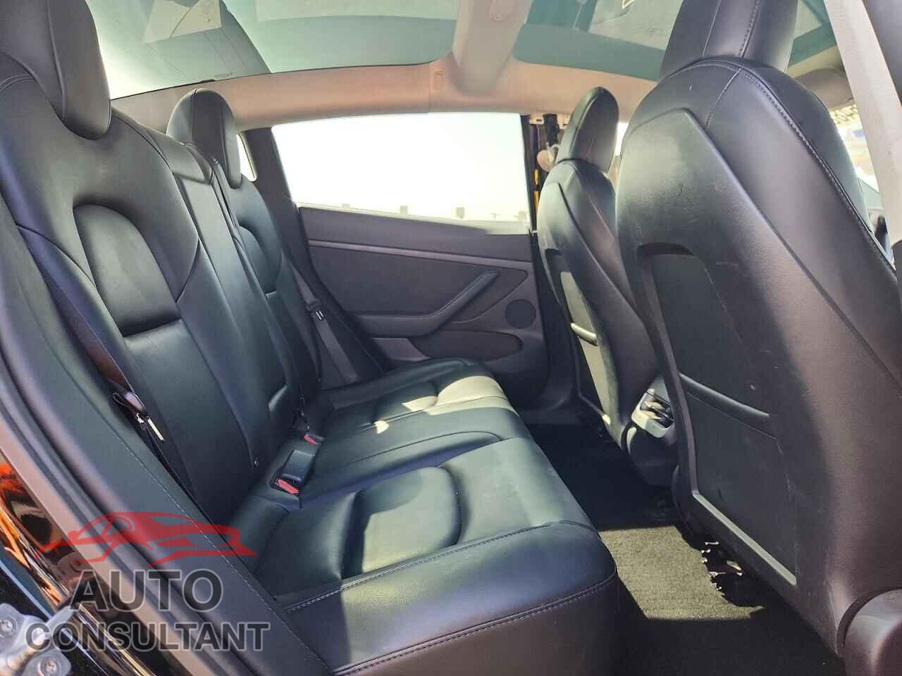 TESLA MODEL 3 2021 - 5YJ3E1EA0MF977278