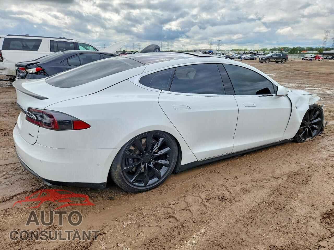 TESLA MODEL S 2016 - 5YJSA1E22GF128502