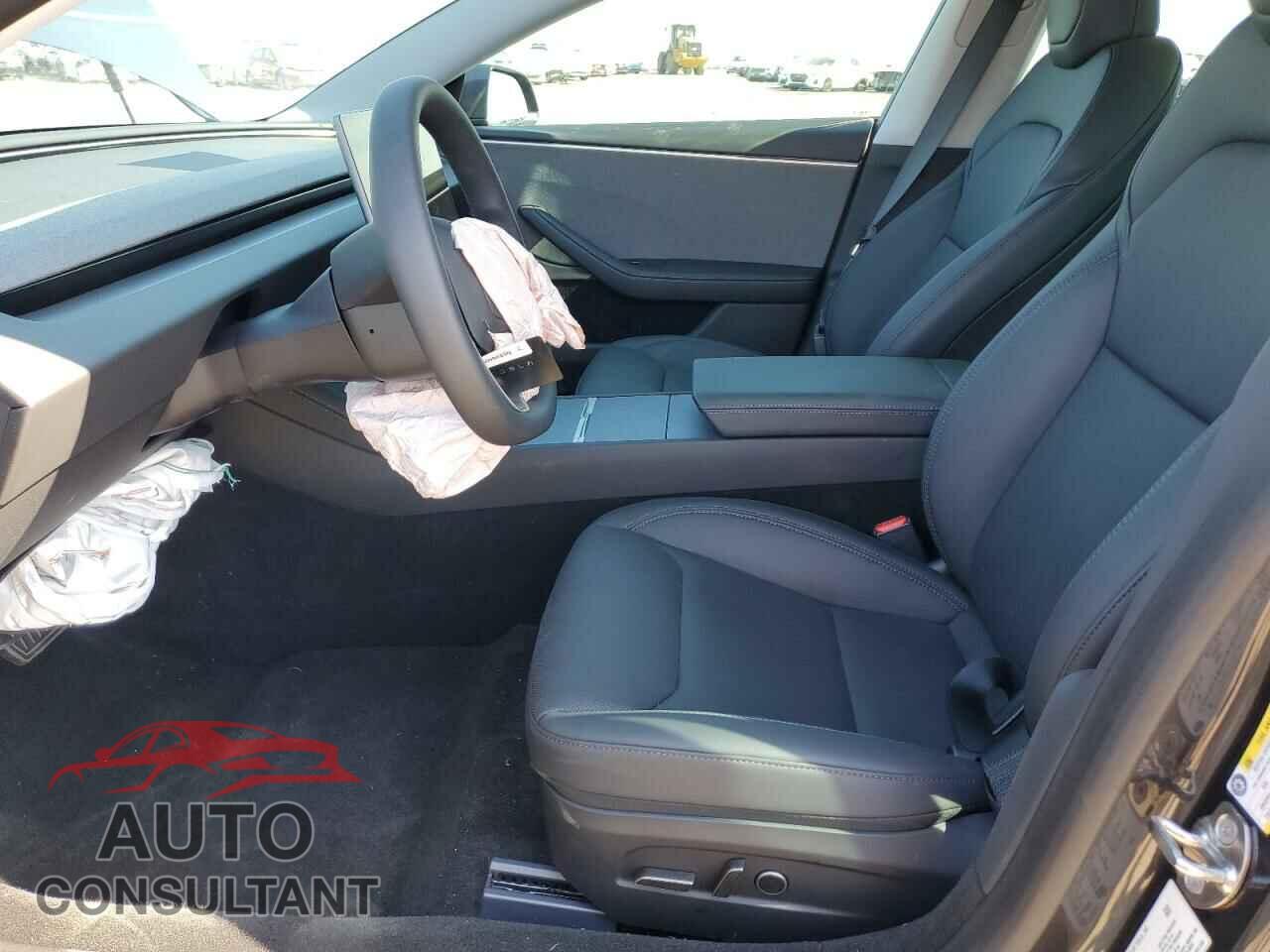 TESLA MODEL 3 2024 - 5YJ3E1EA3RF746382
