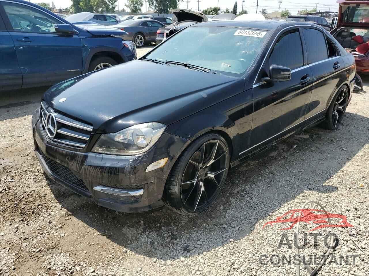 MERCEDES-BENZ C-CLASS 2014 - WDDGF4HB1EG239197