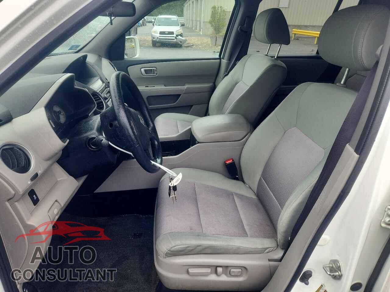 HONDA PILOT 2015 - 5FNYF4H38FB070928