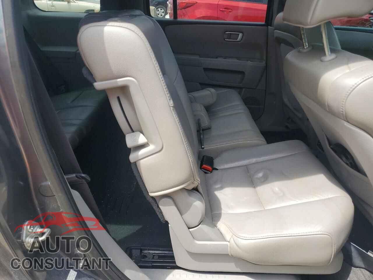 HONDA PILOT 2012 - 5FNYF3H66CB006192