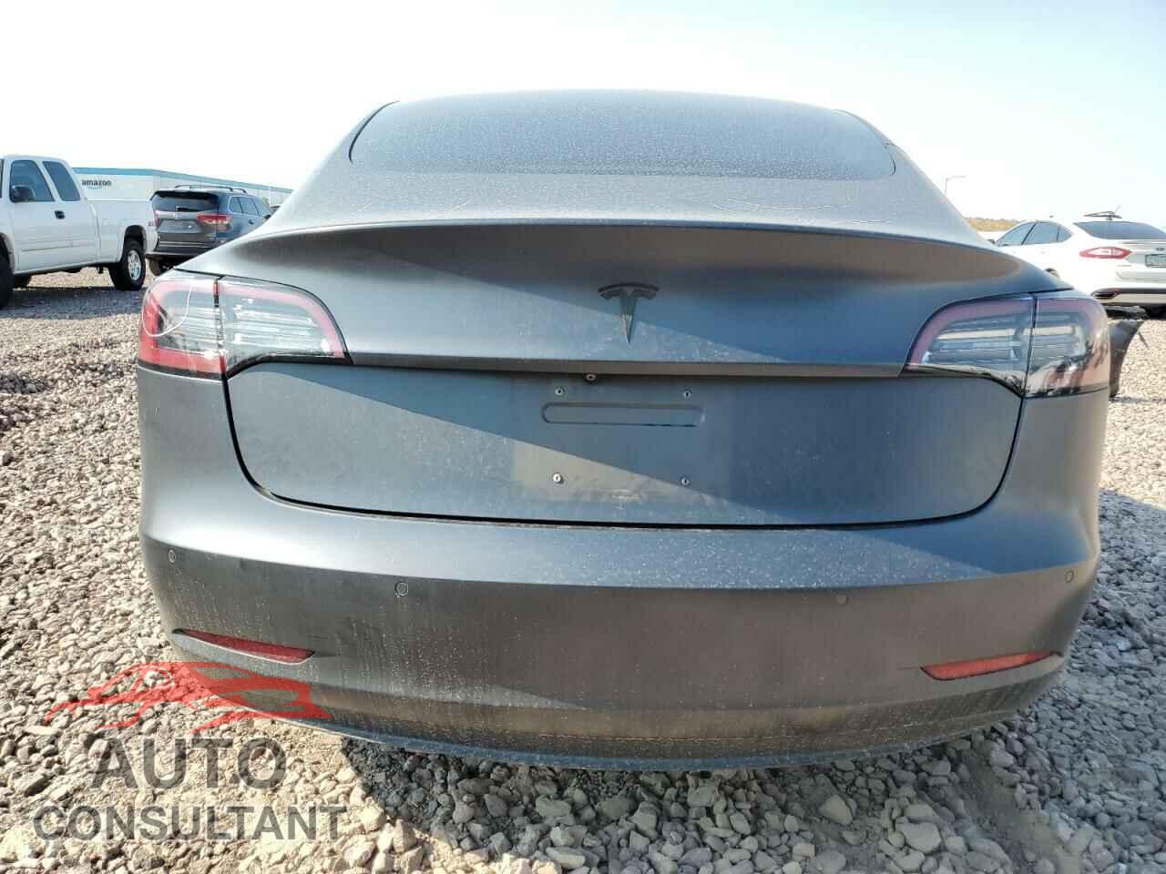 TESLA MODEL 3 2018 - 5YJ3E1EB0JF096083