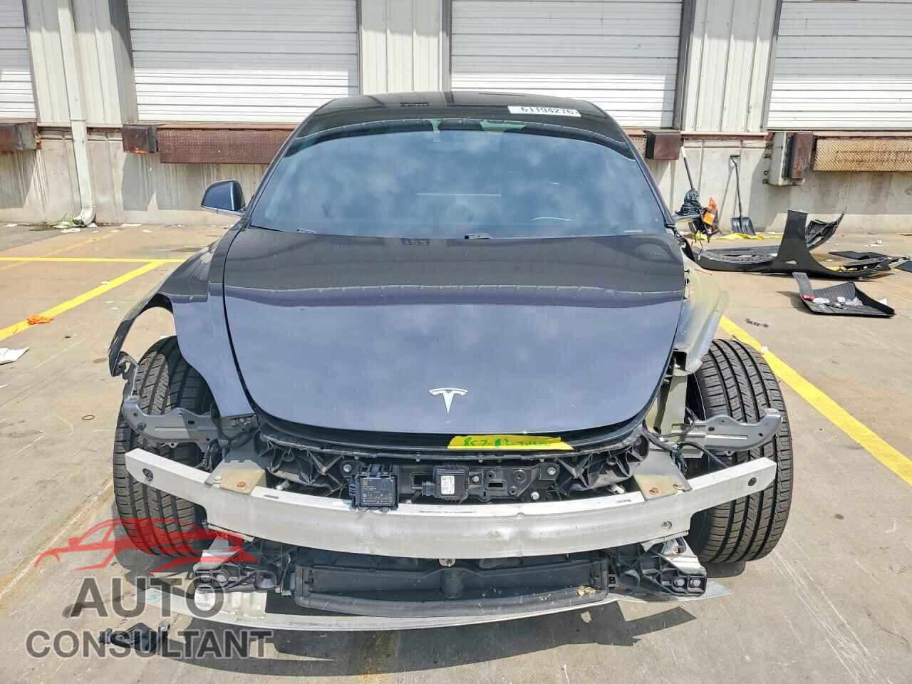 TESLA MODEL 3 2018 - 5YJ3E1EAXJF014173