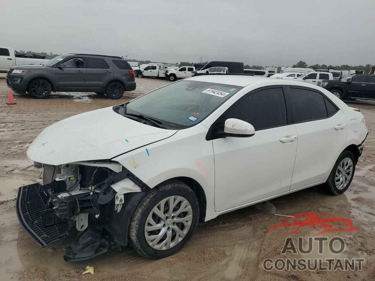 TOYOTA COROLLA 2018 - 5YFBURHE8JP765840