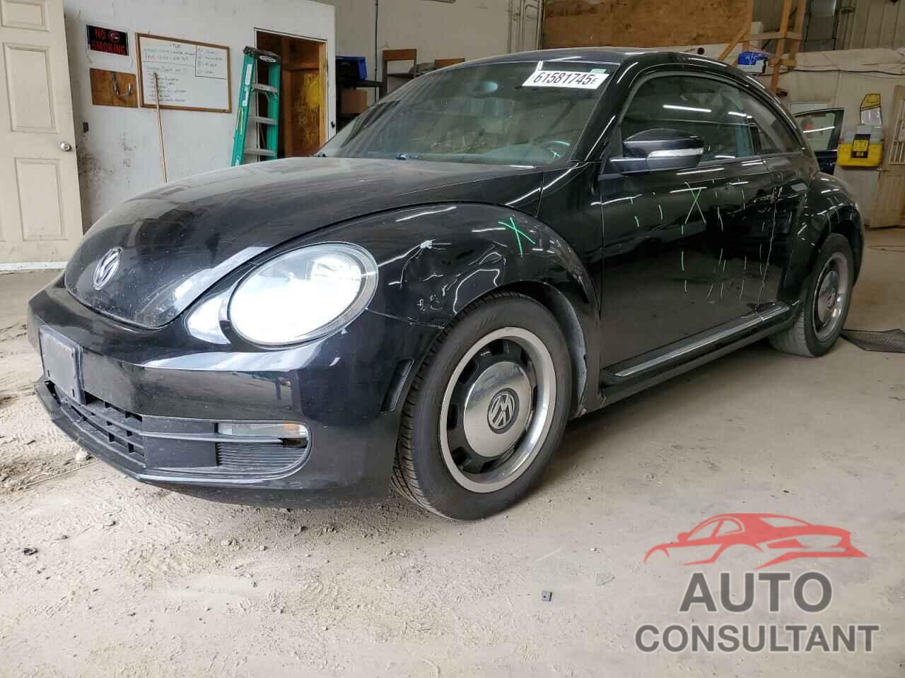 VOLKSWAGEN BEETLE 2013 - 3VWJX7AT0DM607727