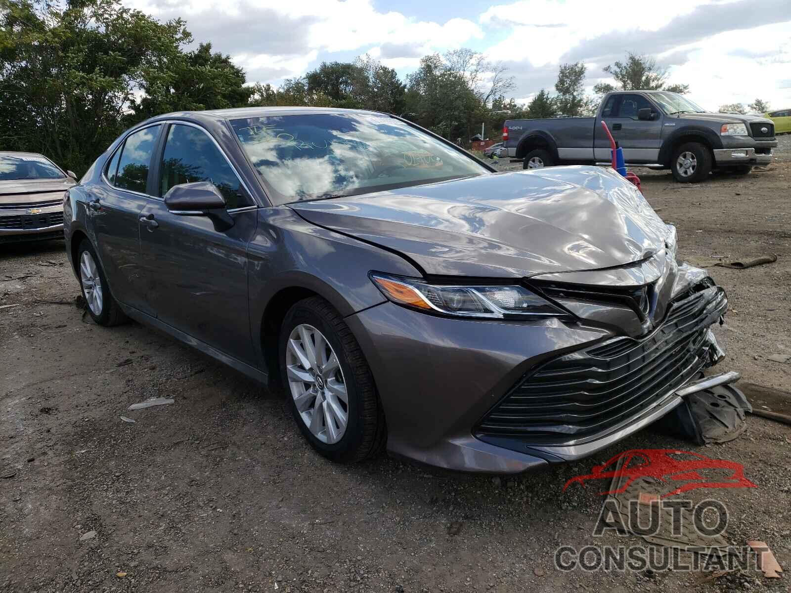 TOYOTA CAMRY 2018 - 4T1B11HK1JU014206