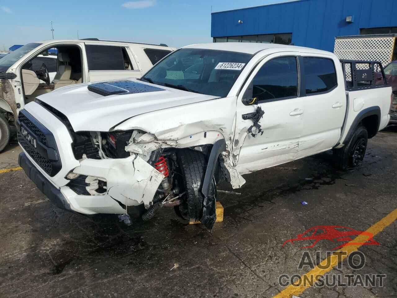 TOYOTA TACOMA 2017 - 5TFCZ5AN5HX070901