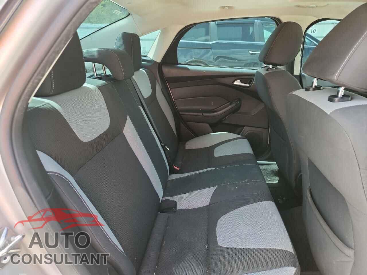 FORD FOCUS 2014 - 1FADP3F26EL275214