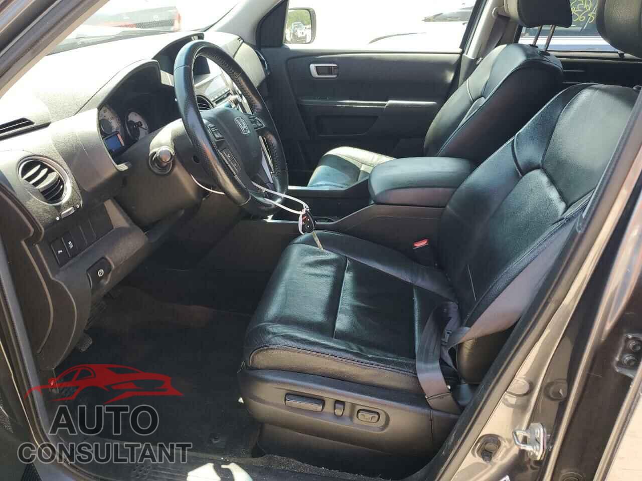 HONDA PILOT 2013 - 5FNYF4H9XDB038385