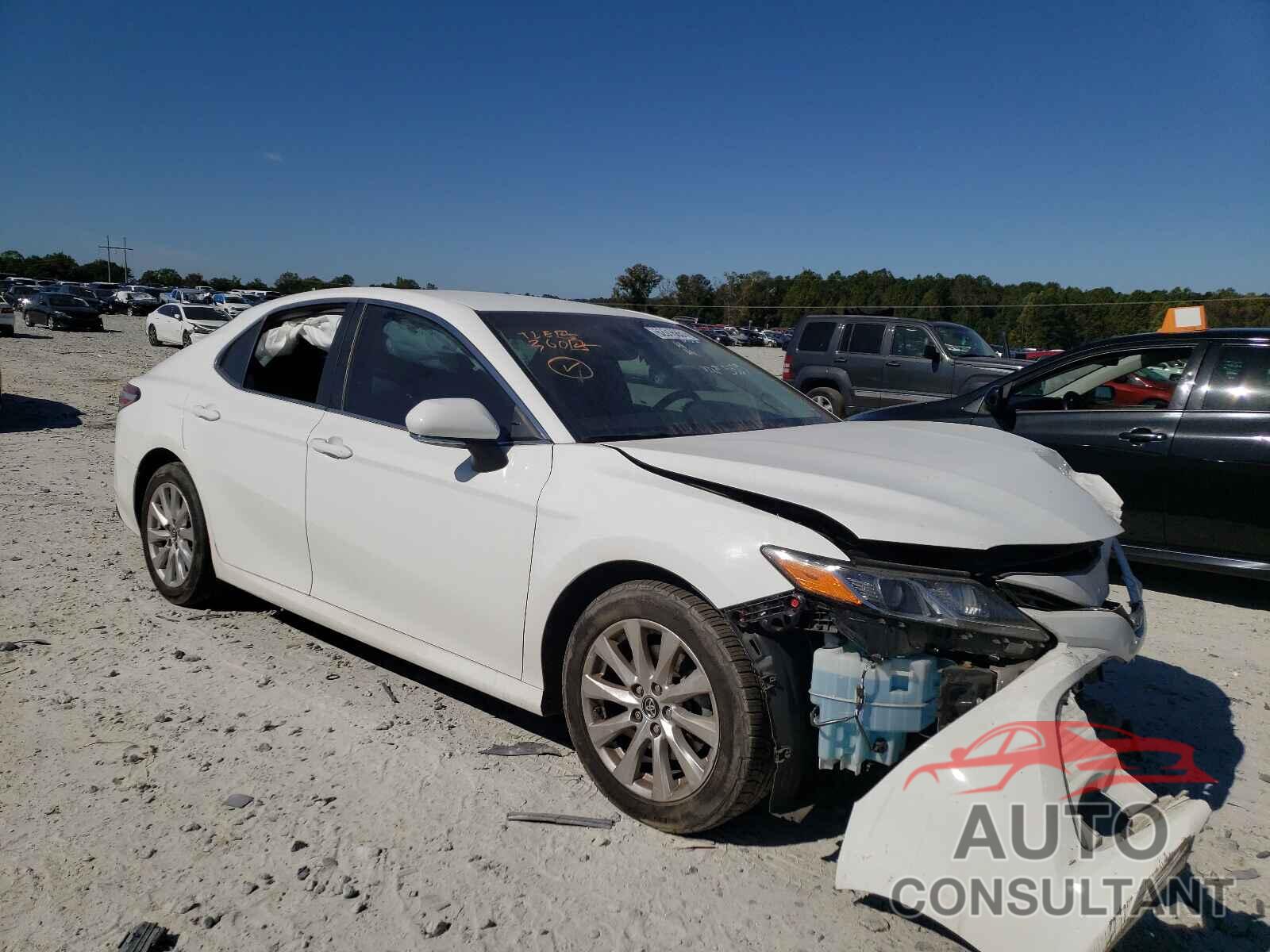 TOYOTA CAMRY 2018 - 4T1B11HK3JU015325