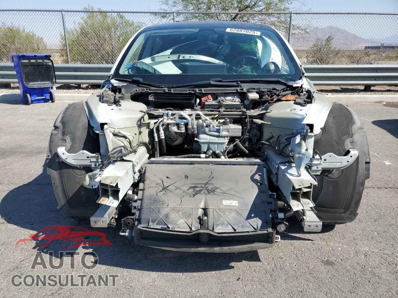 TESLA MODEL 3 2018 - 5YJ3E1EA1JF040077