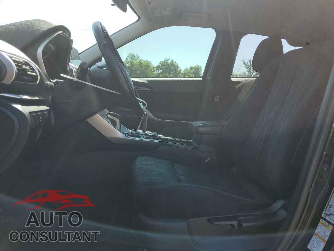 MITSUBISHI ECLIPSE 2018 - JA4AT5AA5JZ062825