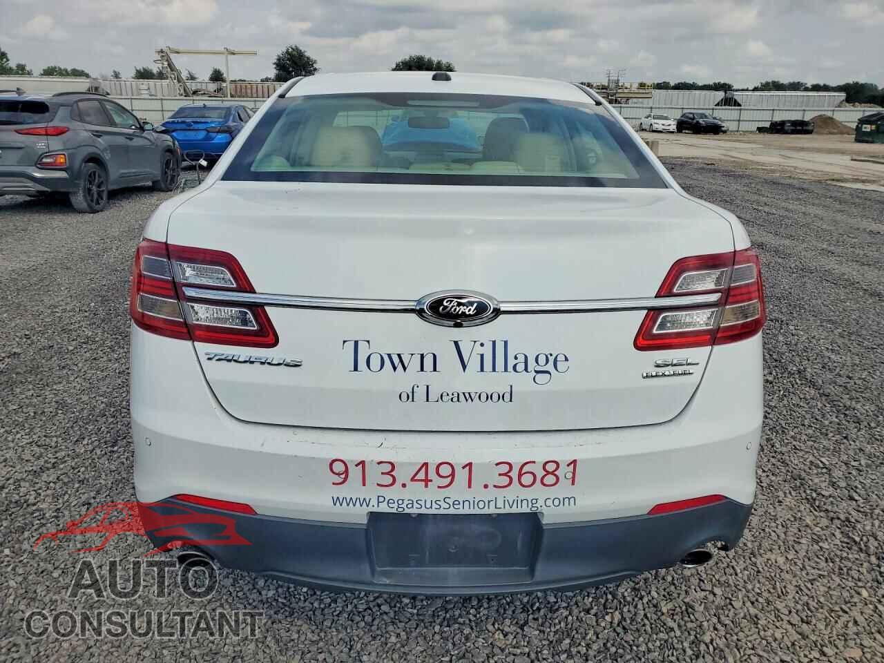 FORD TAURUS 2015 - 1FAHP2E87FG182181