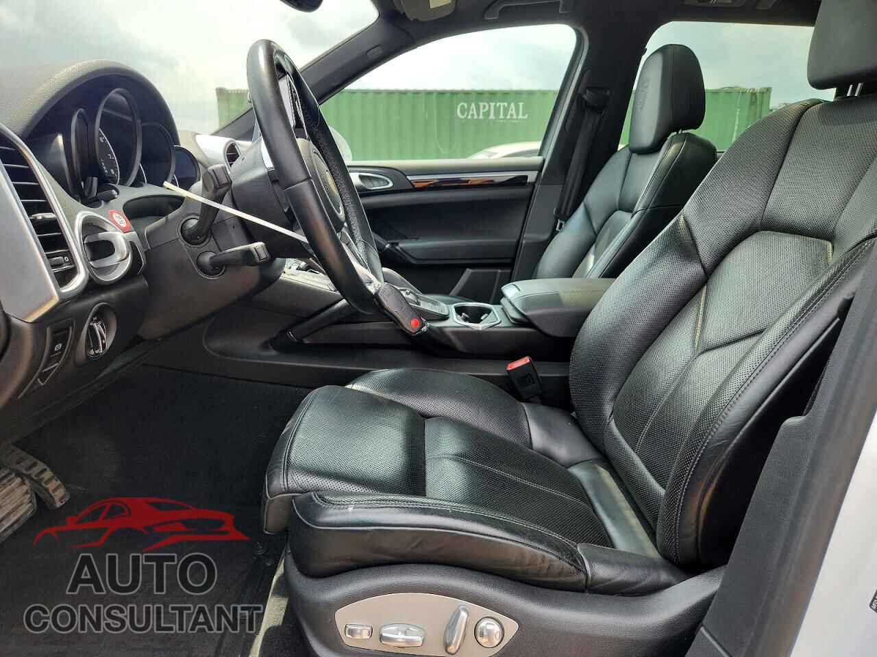 PORSCHE CAYENNE 2017 - WP1AA2A21HKA82865