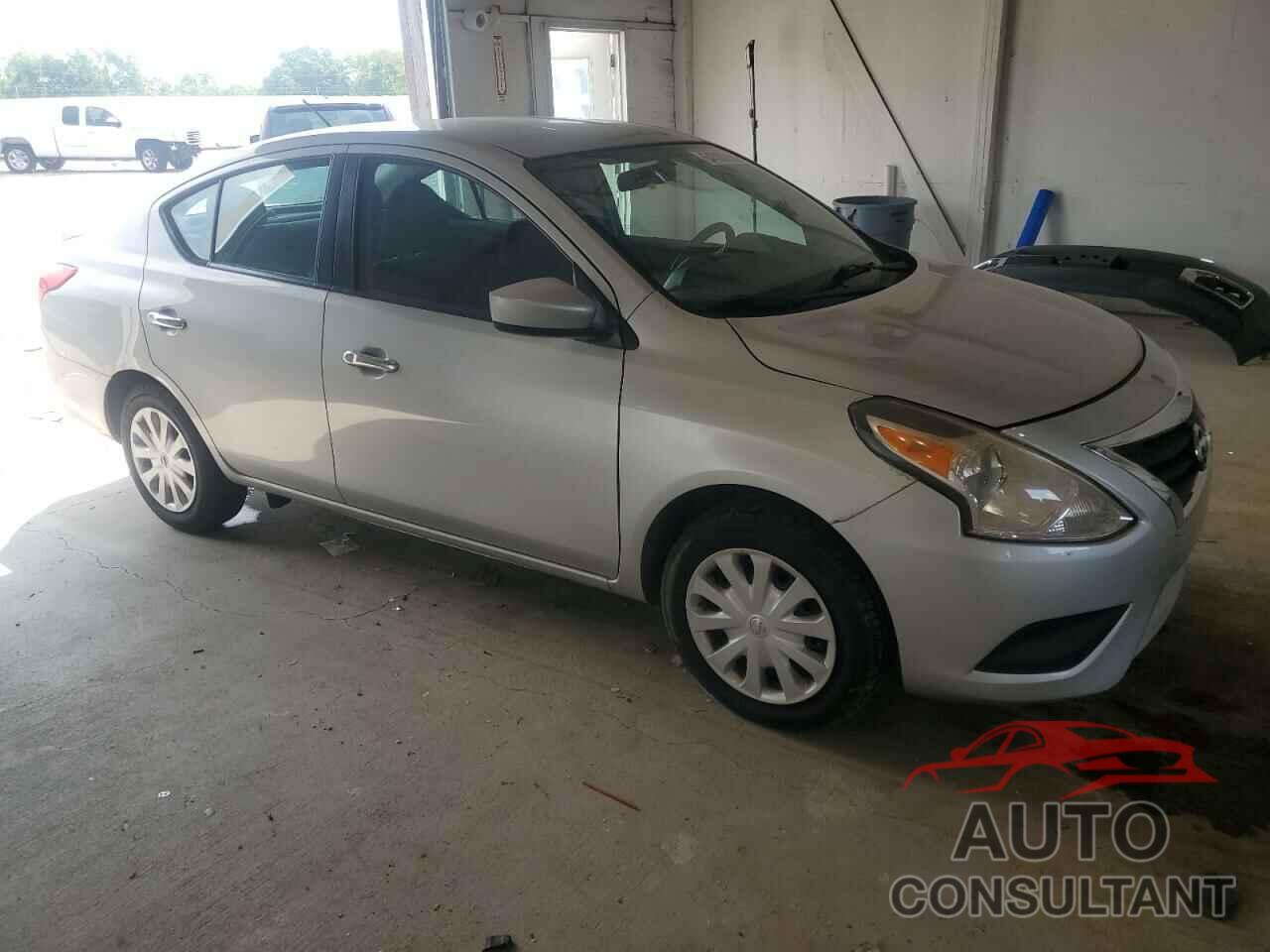 NISSAN VERSA 2018 - 3N1CN7AP7JL801857