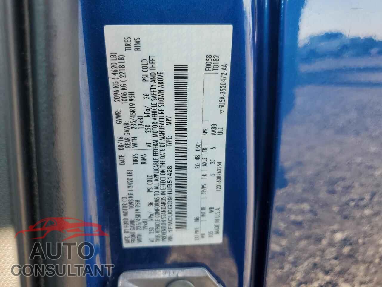 FORD ESCAPE 2017 - 1FMCU0GD9HUB51428