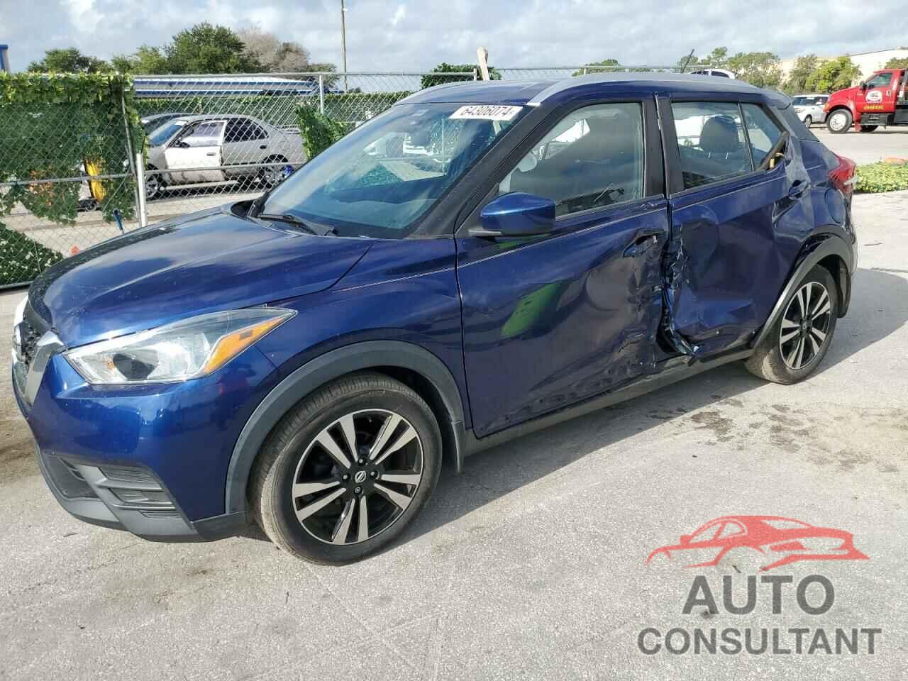 NISSAN KICKS 2018 - 3N1CP5CU2JL526643